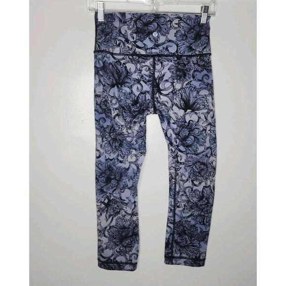 lululemon Wunder Under Crop (Hi-Rise) 21" Size 6 in Hanakotoba Starlight Multi - Picture 5 of 7